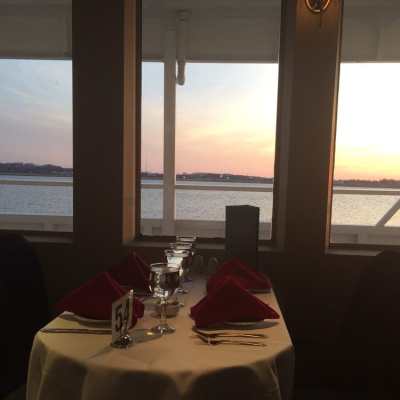 romantic dinner cruise