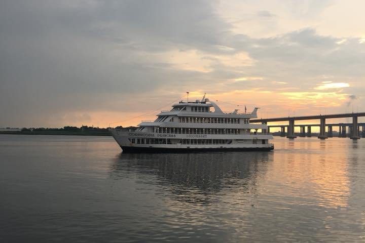 cruise ship